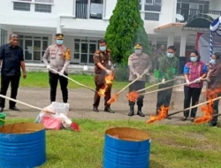 Kejari Belu Musnahkan 71 Barang Bukti dari 14 Perkara Inkracht, Wujud Sinergi Penegakan Hukum