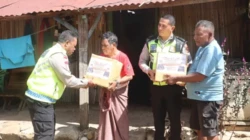 Sambut Hari Bhayangkara ke-80, Polres Belu Gelar Bakti Sosial Sembako dan Air Bersih di Atambua